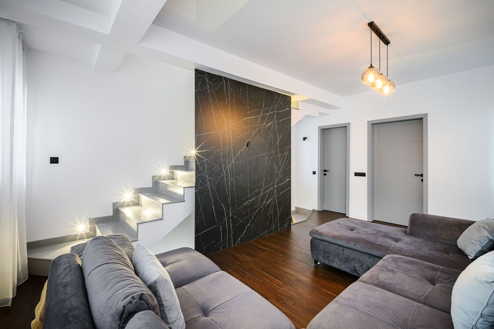 Duplex Superfinisat cu 2 Parcari Buna Ziua - Poză 2