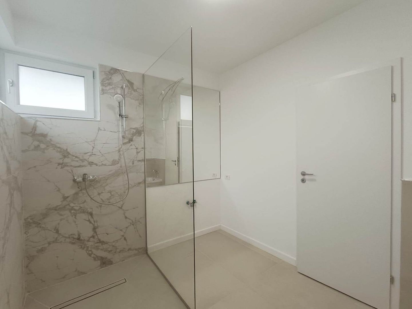 Vanzare casa moderna individuala zona rezidentiala Tunari - Poză 13