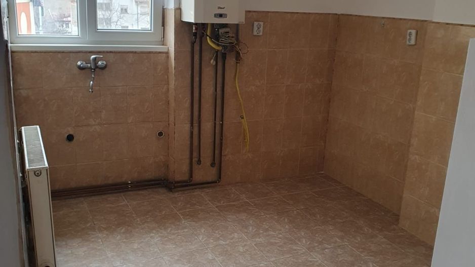 BRASADAS vinde ap 2 cam 38mp etaj 3/3 Lucaciu - Poză 1