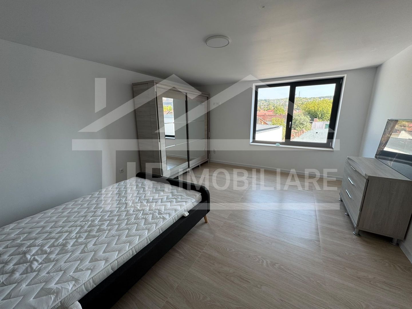 Apartament cu 3 camere, 105 mp, Zona UMFST - Poză 7