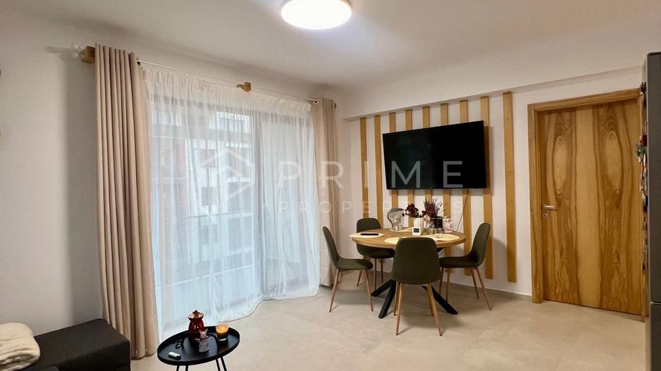 Apartament modern cu 3 camere, bloc nou cu lift și parcare privată - Poză 1