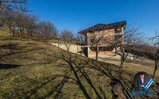 Pensiune/Vilă la roșu P+E+M în Sărata - Poză 36