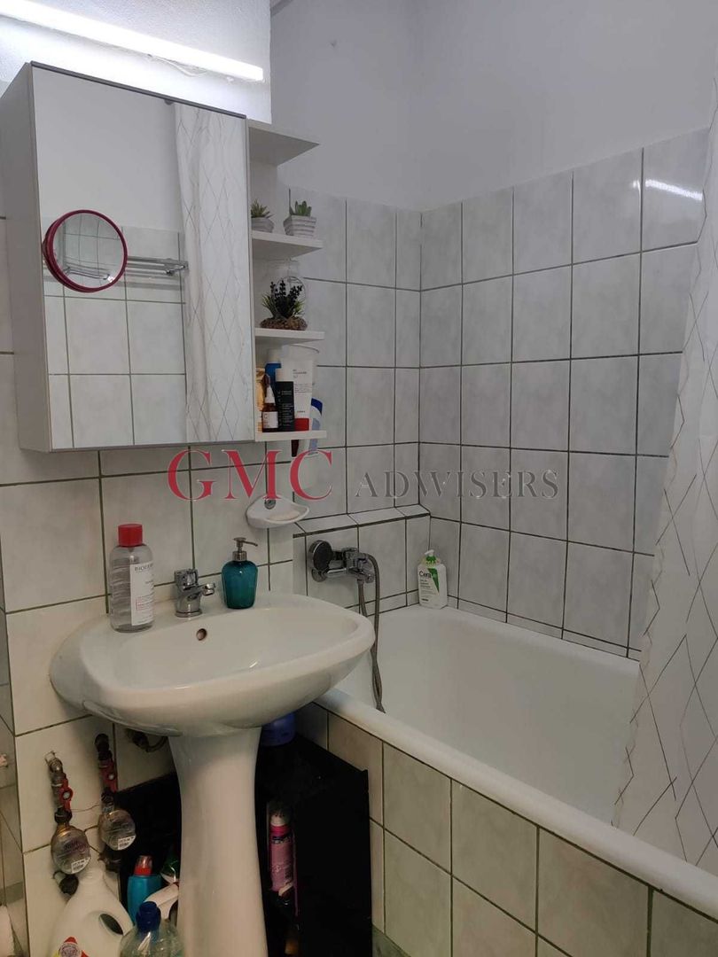 Apartament 2 camere, decomandat, mobilat si utilat, zona Vitan - Poză 6
