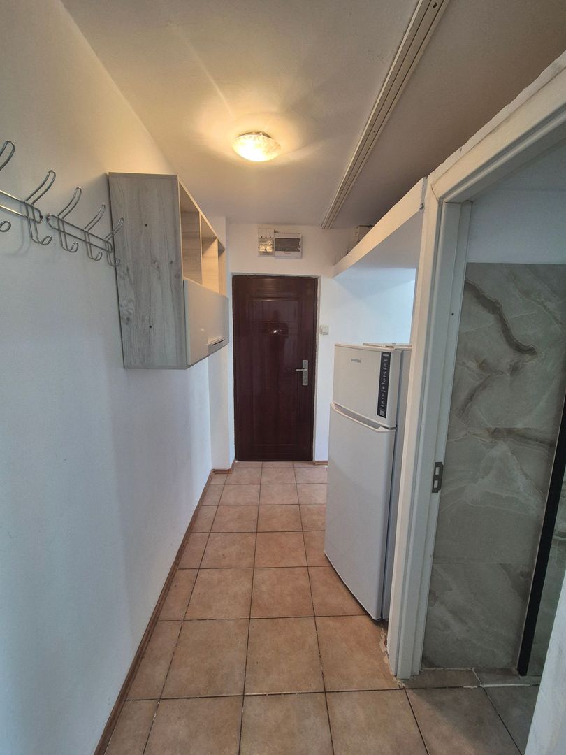 Închiriez apartament 1 camera etajul.1 - Poză 5