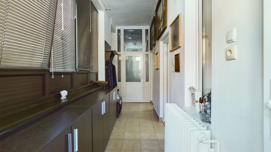 Casă individuală cu 4 camere, zonă centrală - Poză 14