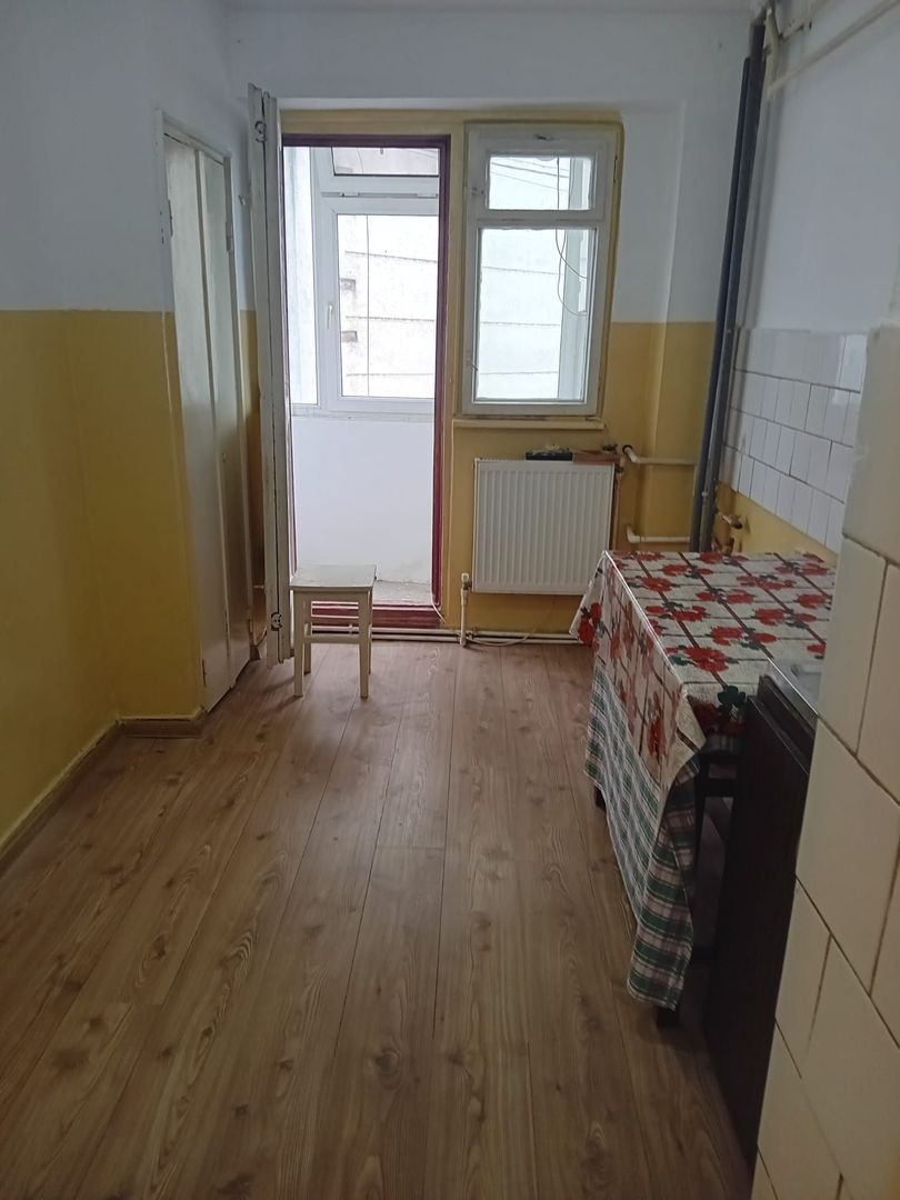 Apartament 2 camere – Port, etaj 1/4 – 3 balcoane, centrală, geam la baie - Poză 12