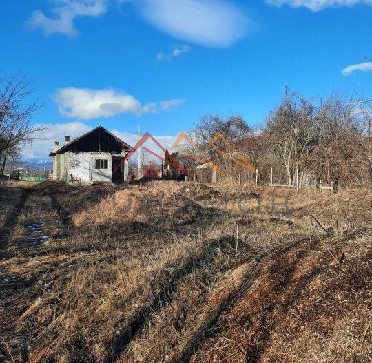 Teren intravilan 2077 m2, platou cu panorama, toate utilitatile, 23EUR - Poză 4