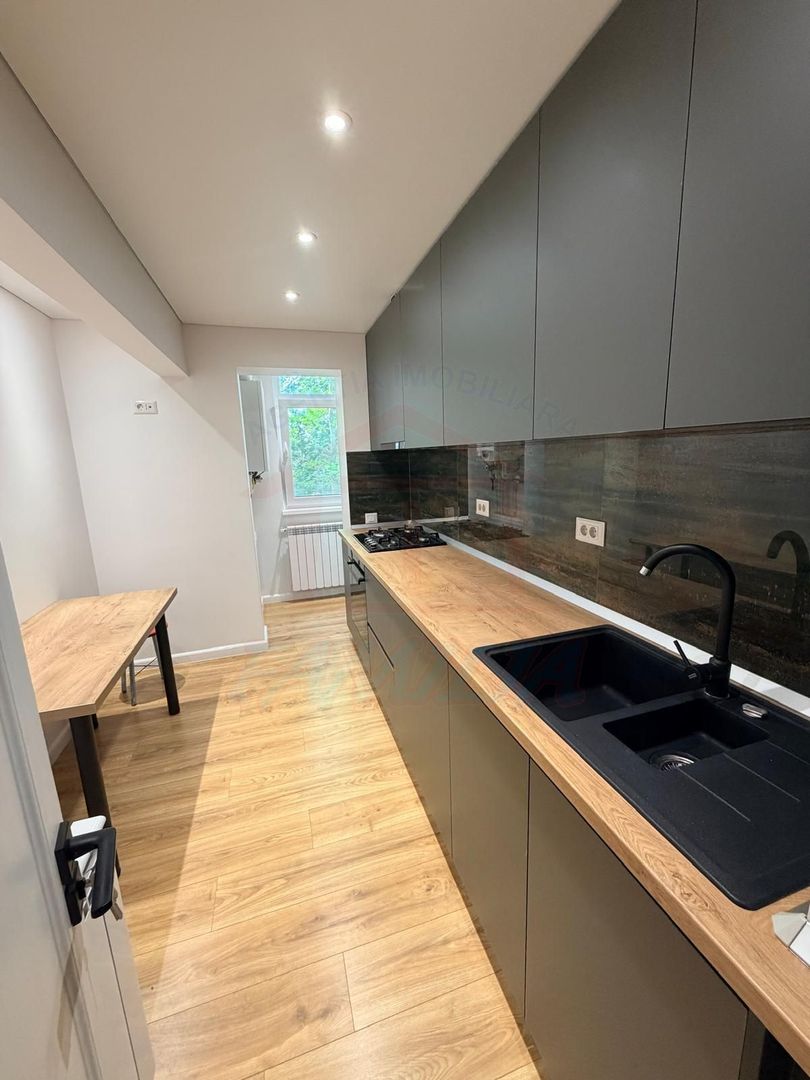 Inchiriere apartament 3 camere, Micro 39, etaj 1,sup.70 mp,  P500 euro - Poză 1