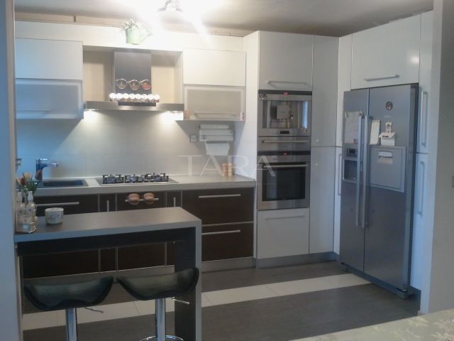 Apartament cu 4 camere de vânzare în zona Europa - Poză 4