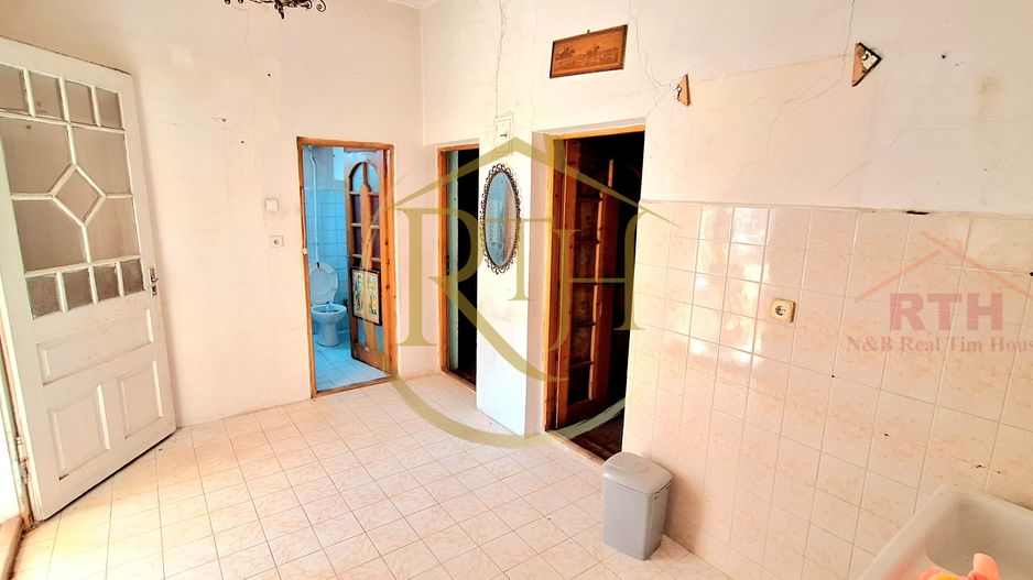 Oferim spre vanzare casa + teren, zona Sagului,  Necesita renovare - Poză 9