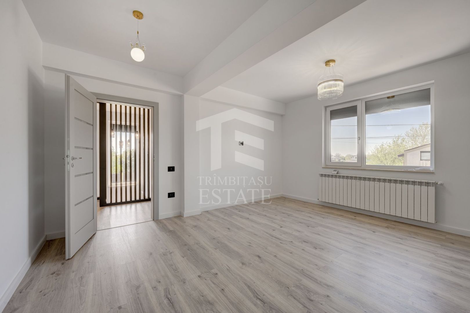 CASA TIPLA, Racordata! Cu un DORMITOR la PARTER ! Domnești! - Poză 13