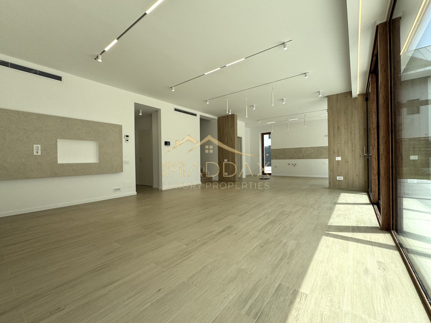 Vila cu 6 camere *575mp* / 12 locuri parcare // Pipera- Iancu Nicolae - Poză 13