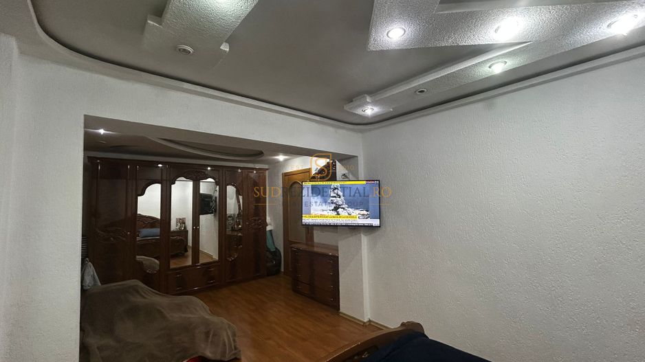 Apartament 3 camere, suprafata generoasa, zona Piata Resita - Poză 11