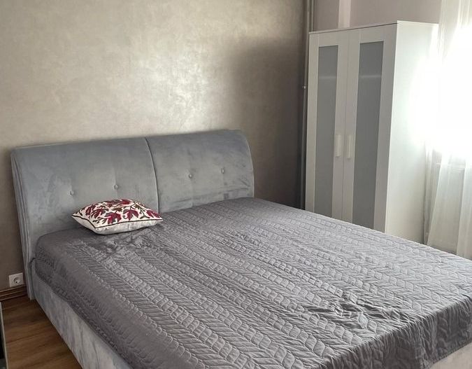 Apartament 3 camere, mobilat si utilat, centrala proprie, zona Sebastian - Poză 1