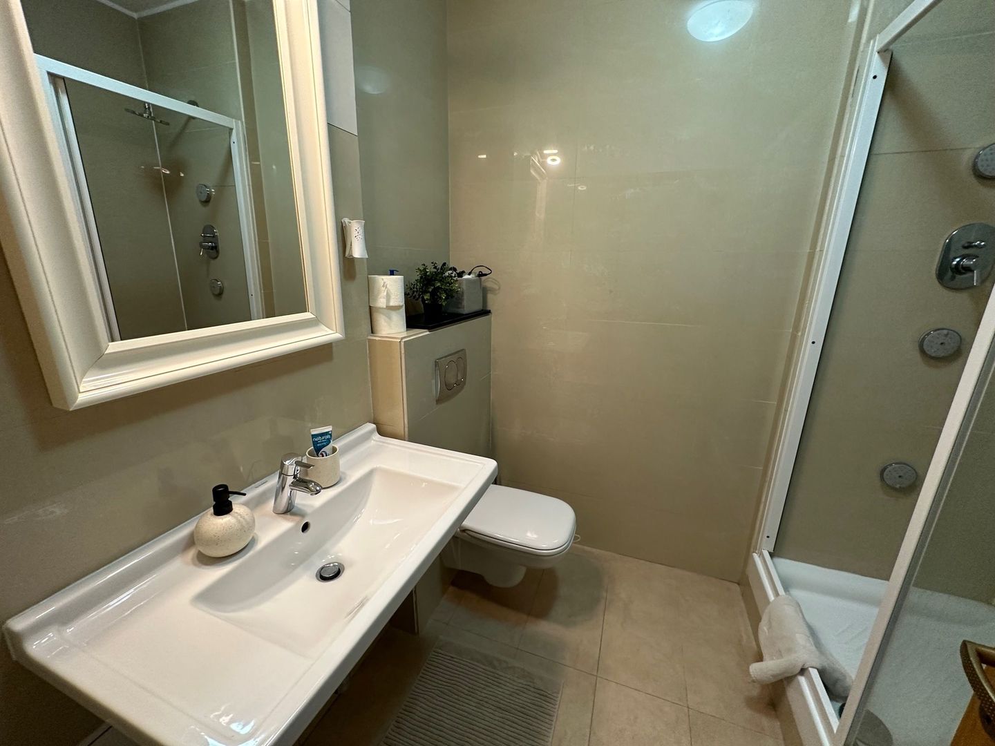 Apartament spatios - Poză 9