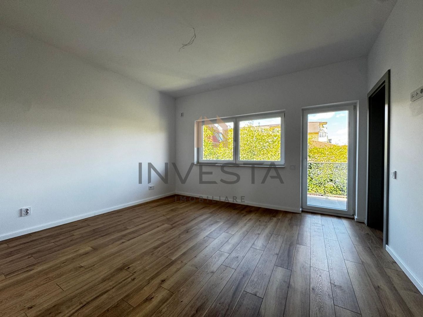 Casa tip duplex de vanzare, constructie noua, strada privata, Floresti - Poză 14