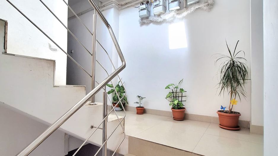 Apartament cu 2 camere de vânzare în zona Aparatorii Patriei - Poză 11