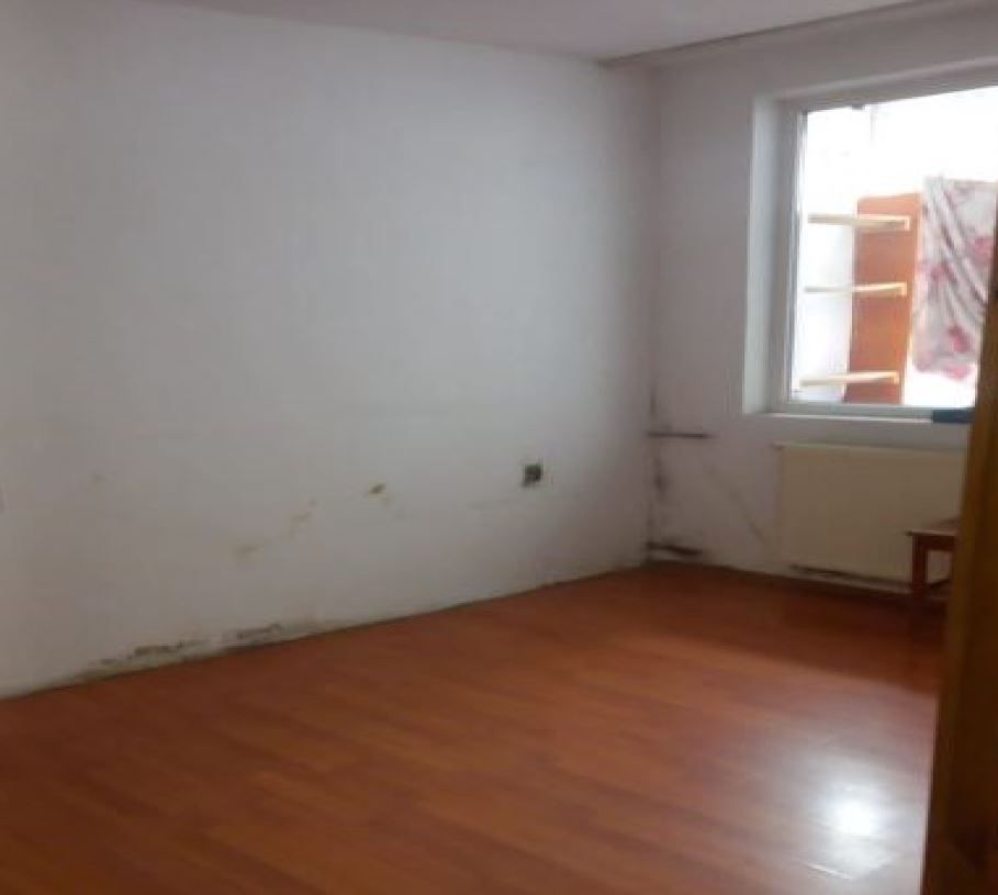 Apartament 3 camere si boxa in Piatra Neamt - Poză 2