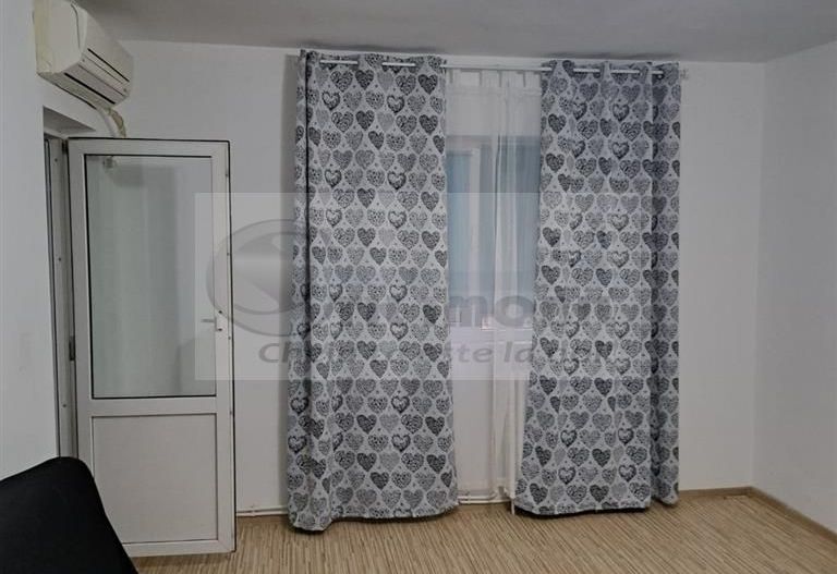 Apartament - 3 Camere Nicolina - 560 euro - Poză 6