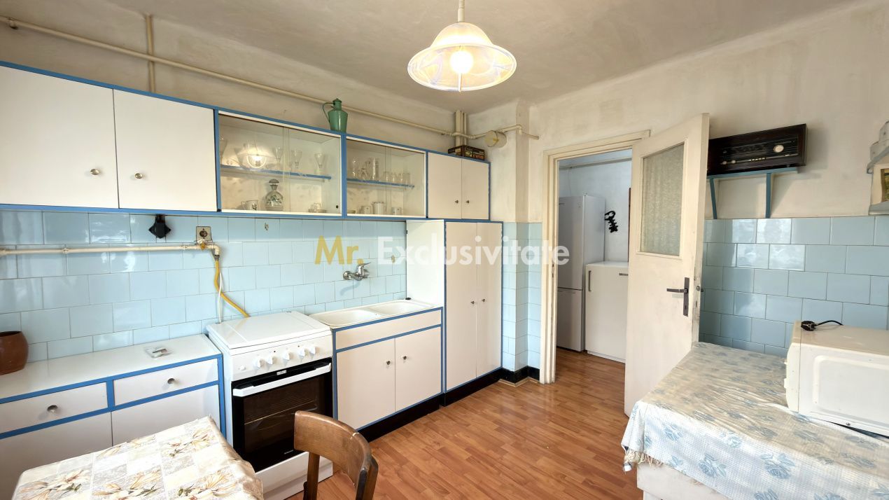 Apartament 3 camere MV1 Str. Gladiolei 6 Etaj III - Carei - - Poză 4