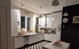 Apartament cu 3 camere Zona Centrala - Poză 6