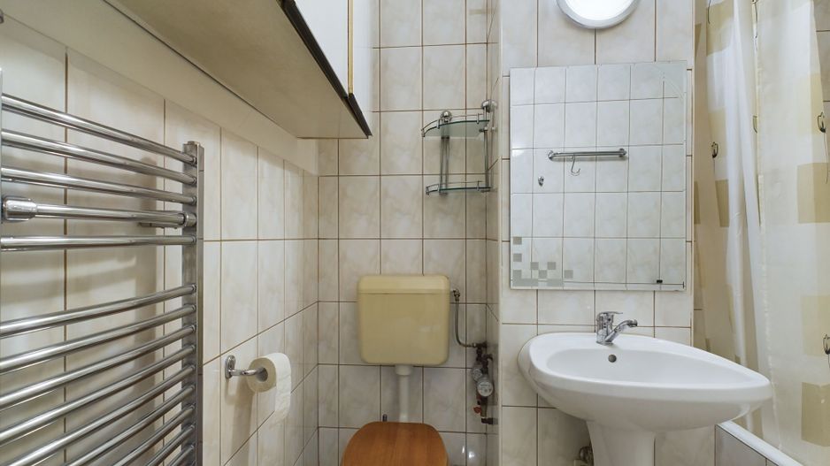 Apartament cu 3 camere, etaj intermediar - Poză 12