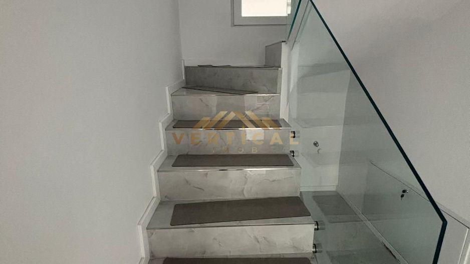 Locuință P+E modernă, 3 băi, teren generos de 323 mp - Poză 7