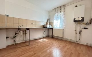 Apartament cu 2 camere de vânzare la mansardă în zona Poarta 6 - Poză 1