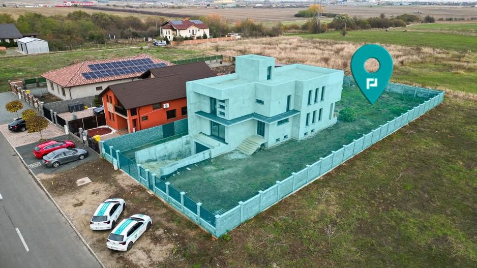 Vilă modernă pe 3 niveluri la gri în Poltura - Poză 1