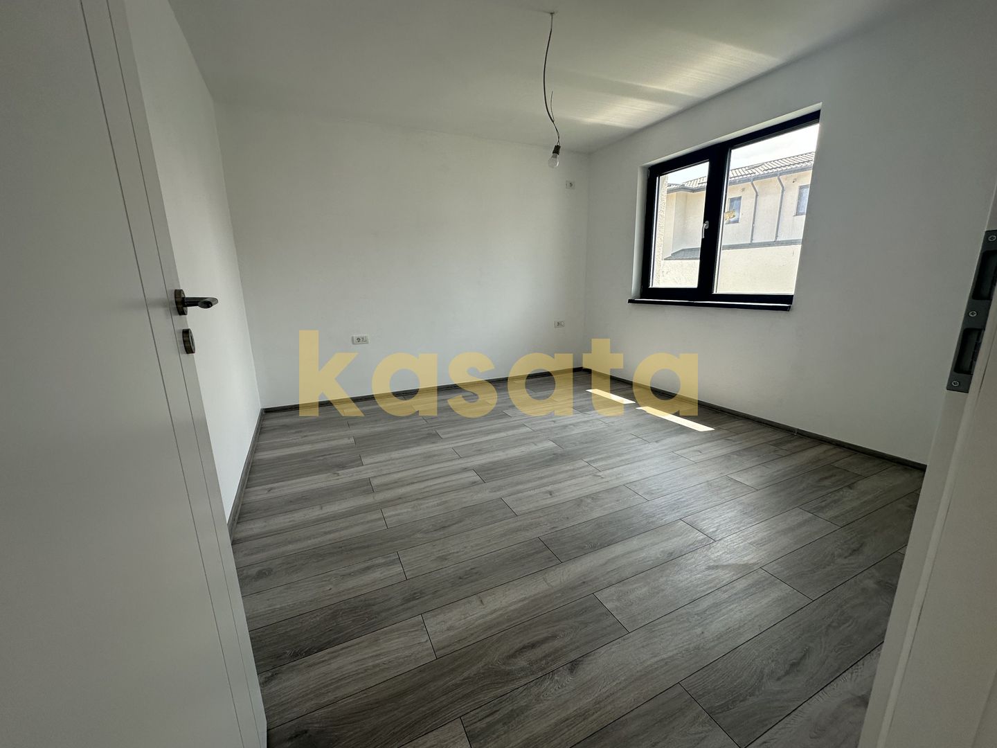 🏡 Casă P+1 de vânzare | 5 camere | Toate utilitățile - Poză 8