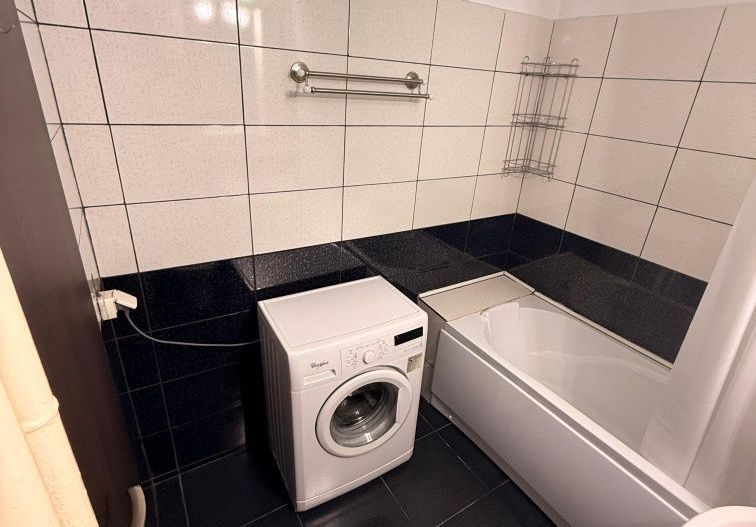 Apartament 2 camere de închiriat Apărătorii Patriei Centrală proprie - Poză 7