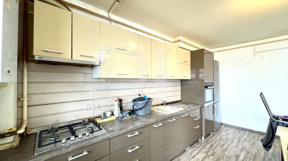 Apartament trei camere / Zona BMW - Poză 4