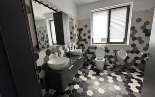 Vila Individuală Elegantă cu 6 camere, Curte Proprie–Padurea Baneasa - Poză 10