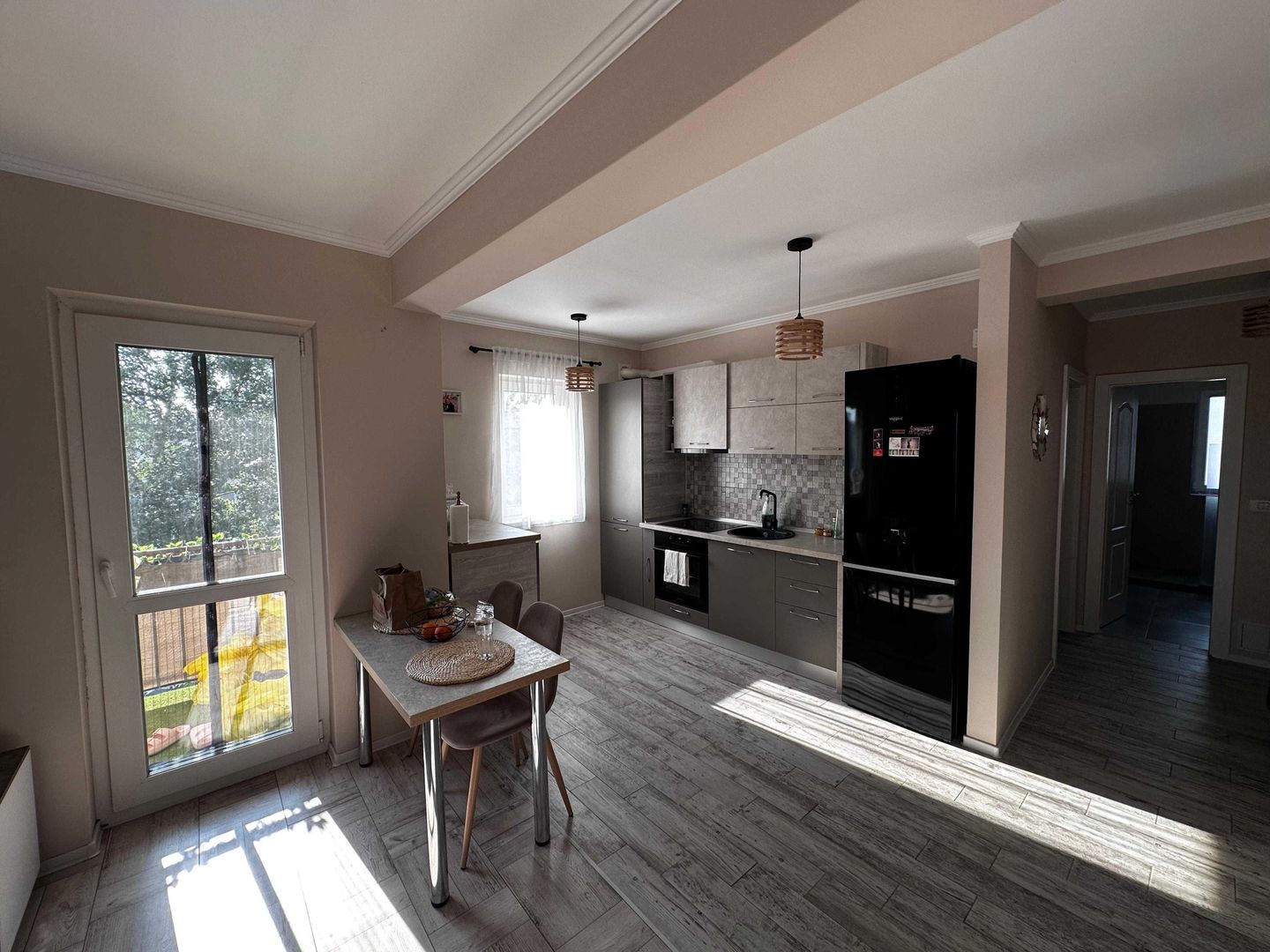 Braytim | 2 Camere | Etaj 1 | Centrala proprie | Mobilat si Utilat - Poză 2