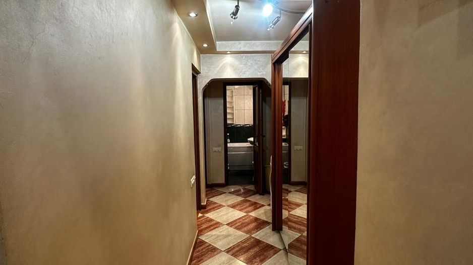 Apartament 3 camere, parcare inclusă, pet friendly, metroul la scara blocului - Poză 4