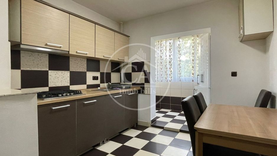 Apartament cu 3 camere de inchiriat in zona Rogerius, Oradea - Poză 2