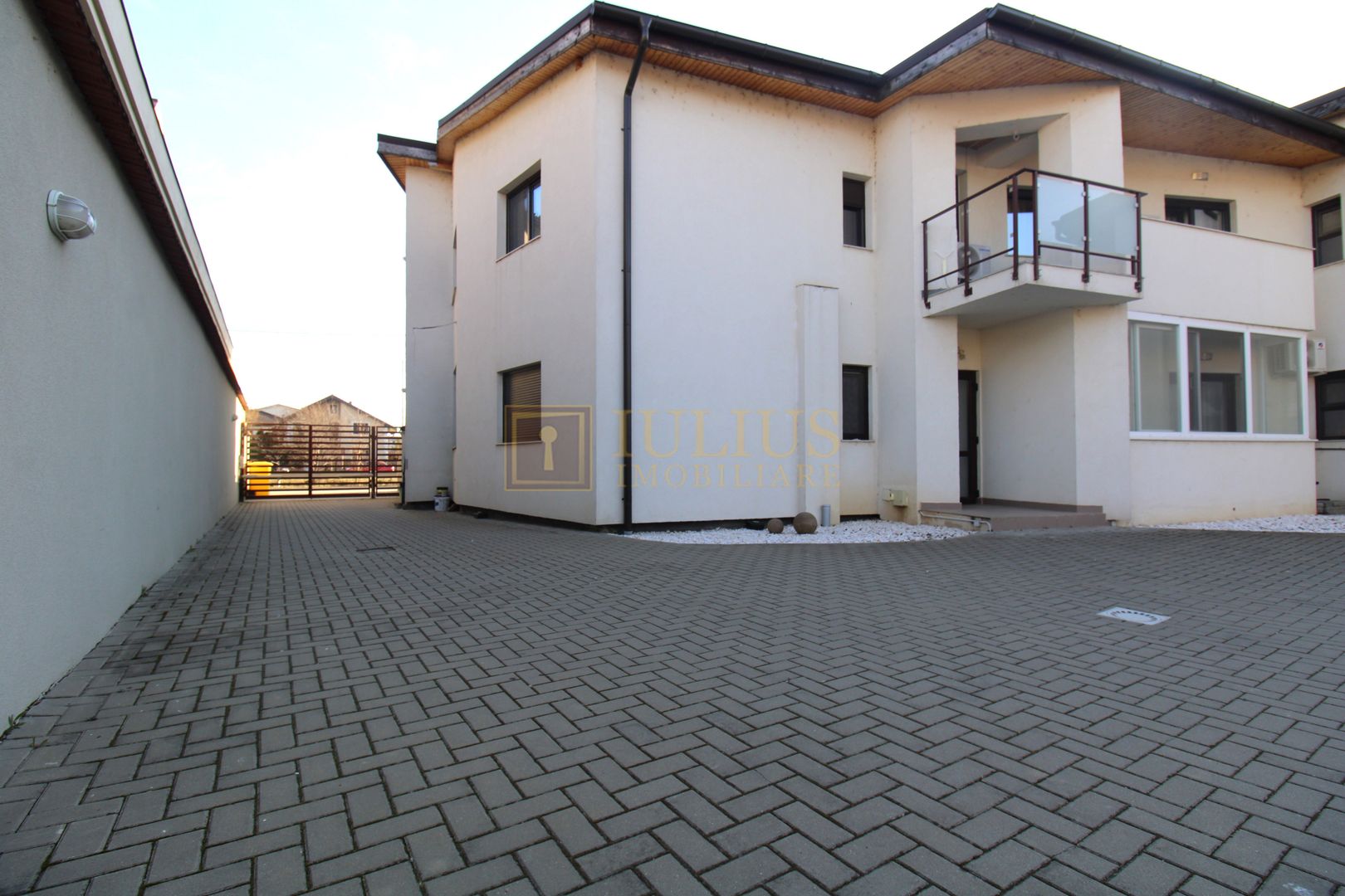 Exterior Sud; spatios, zona linistita. - Poză 21