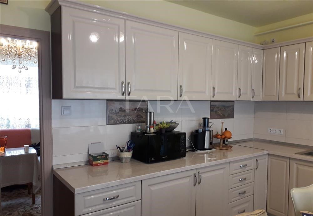 Apartament 3 camere, central, 78mp, mobilat, cu parcare subterana. - Poză 1