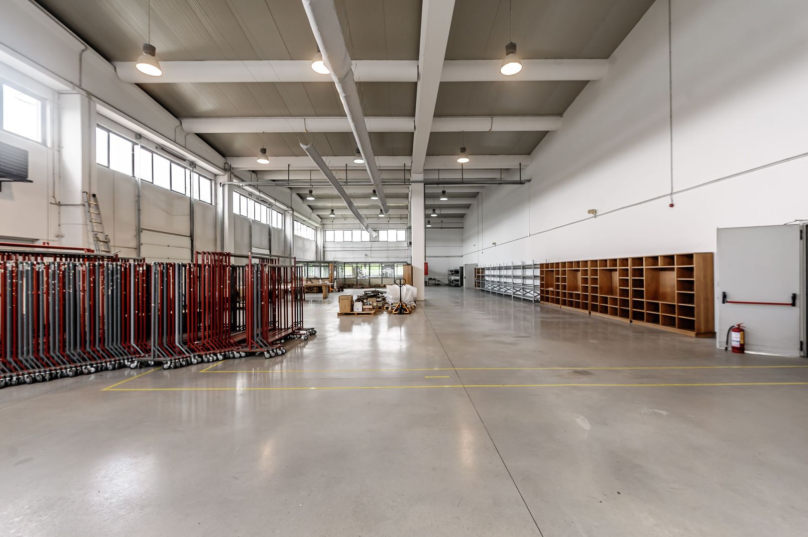 Hală de producție și depozitare cu birouri în Arad - Poză 11