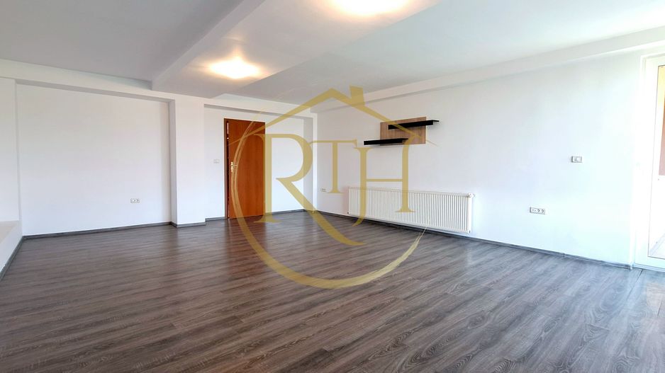 Oferim spre inchiriere, Apartament spatios, 4 camere, pentru locuit sau Firme - Poză 8