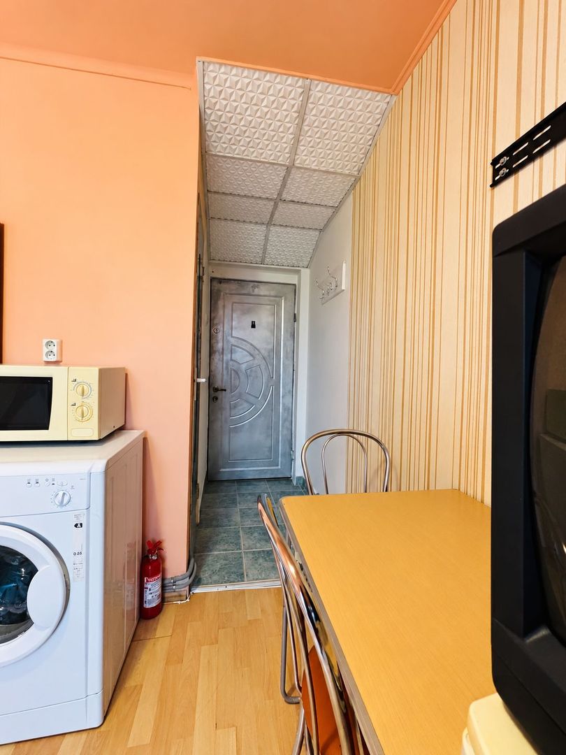 Garsoniera de vanzare, Rogerius - Poză 4