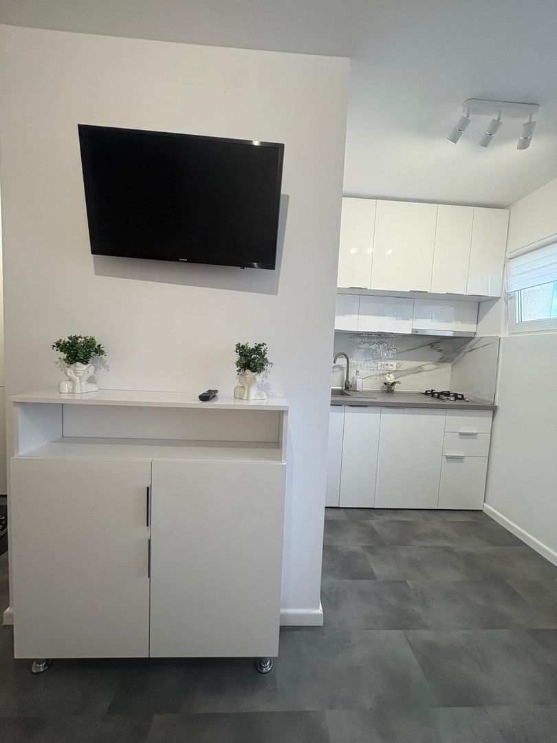 Garsoniera modernă 1 Decembrie, boiler,  AC, etaj 9 - Poză 7