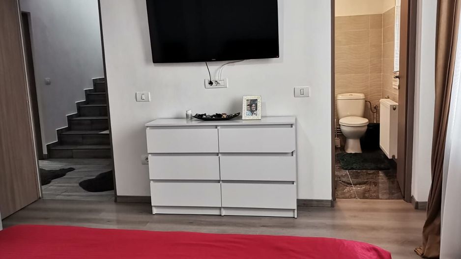 OCAZIE - Casă indiviuală modernă cu teren generos în Dumbrăvița (Cora) - Poză 14