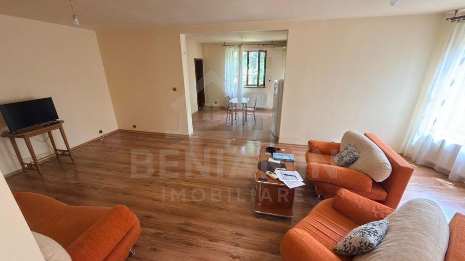 Vila eleganta in zona Ford– Confort si intimitate pe alee privata - Poză 1