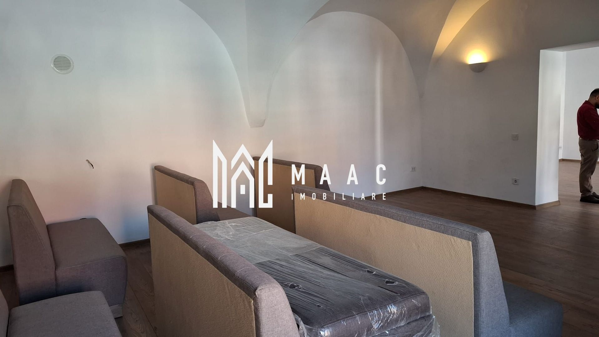 Pensiune 12 camere de închiriat | Central, Sibiu | terasă - Poză 8