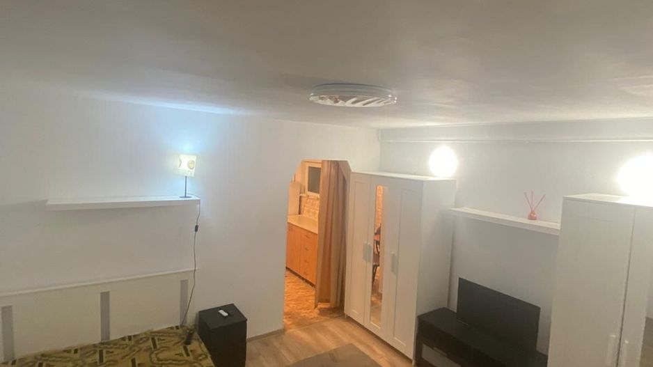 GARSONIERA RAHOVA, CENTRALA, BUCATARIE INCHISA, LOC PARCARE INCLUS - Poză 1