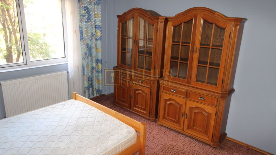 La 5 minute de Spitalul judetean, 3 camere,  centrala proprie - Poză 2