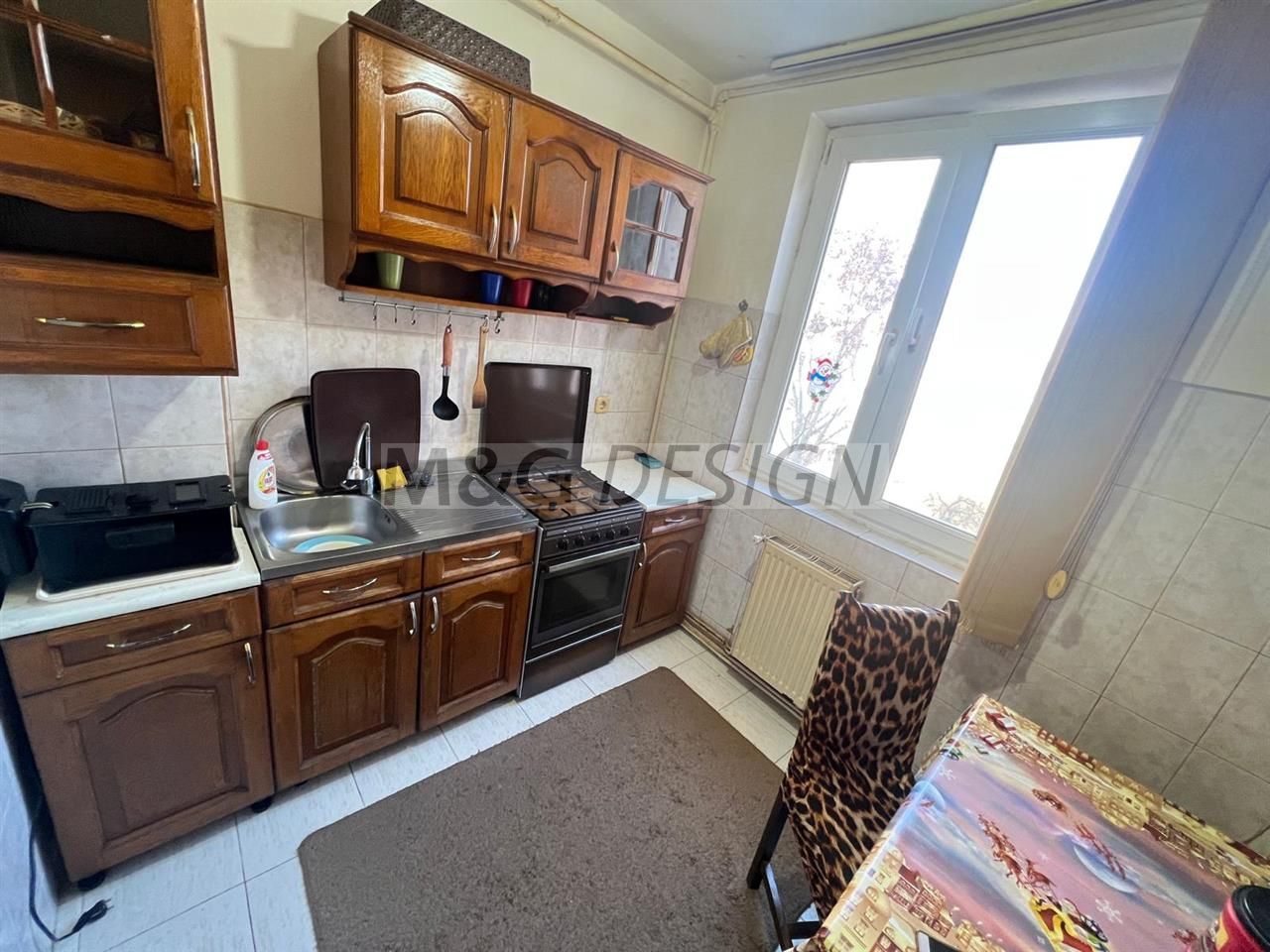 3 camere decomandat etaj 4/10 Dambovita centrala proprie - Poză 1