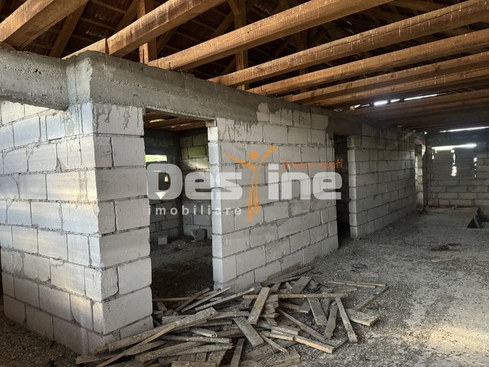 Casa de vanzare 4 camere la rosu Simeria - Poză 2