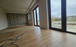 Casa noua amenajata, gata de mutare - Poză 1